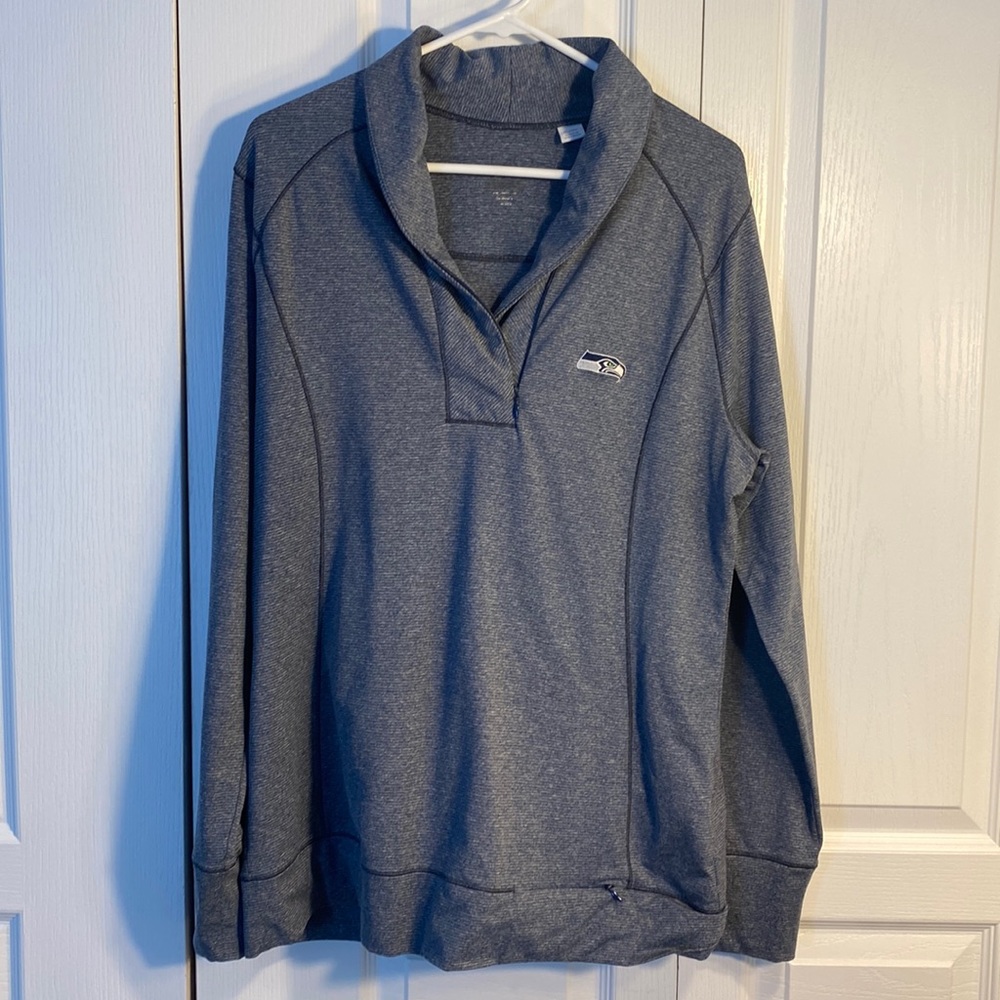 Like-new Seattle Seahawks pullover